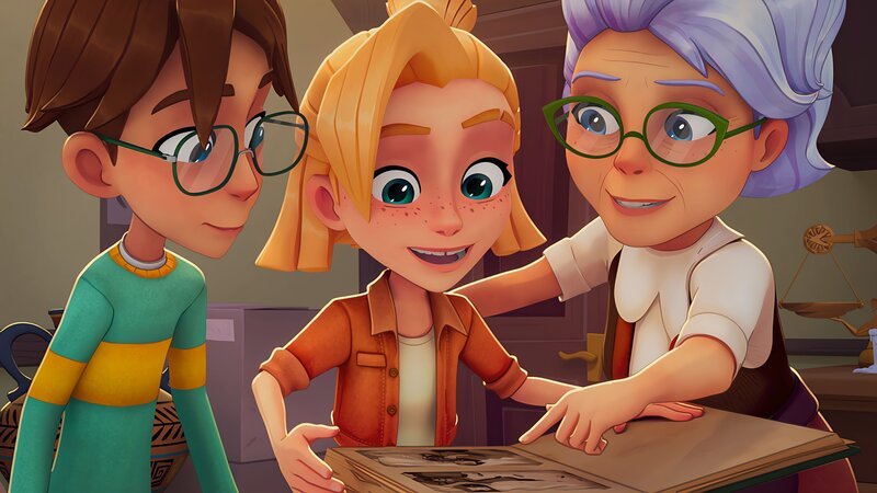 Leo und Sophie blättern mit Clara durch ein Fotoalbum ihres Großvaters. – Bild: KiKA/​MACK Magic/​Der Kinderkanal von ARD und ZDF