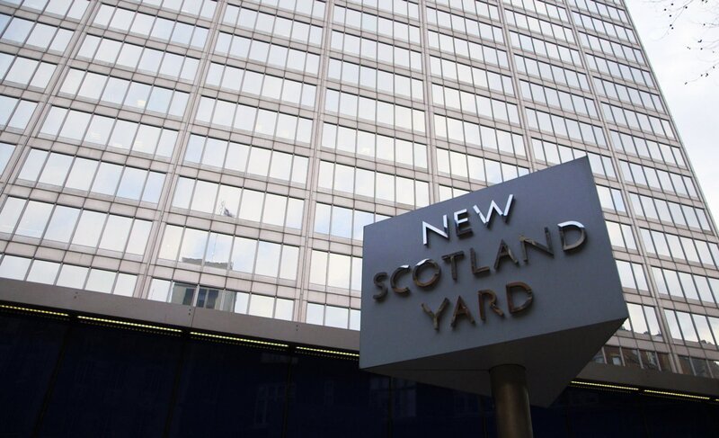 Ziel der Überwachungskameras ist die Verbrechensvorbeugung, aber nur ein Bruchteil des gefilmten Materials dokumentiert Straftaten. Was passiert mit den vielen Bilder, die täglich aufgenommen werden? – Bild: BR/​SWR