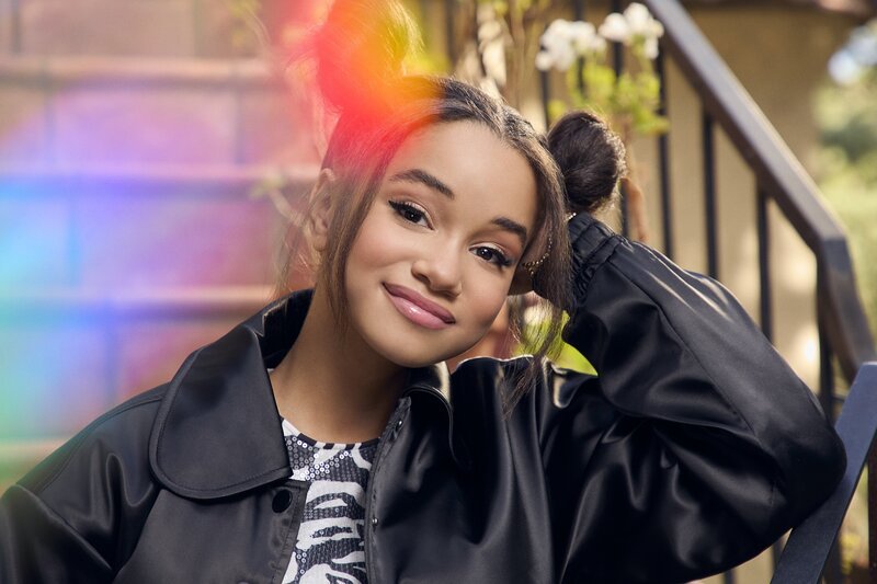 Disney’s „Wizards Beyond Waverly Place“ stars Janice LeAnn Brown as Billie. – Bild: Disney /​ Monica Guitti