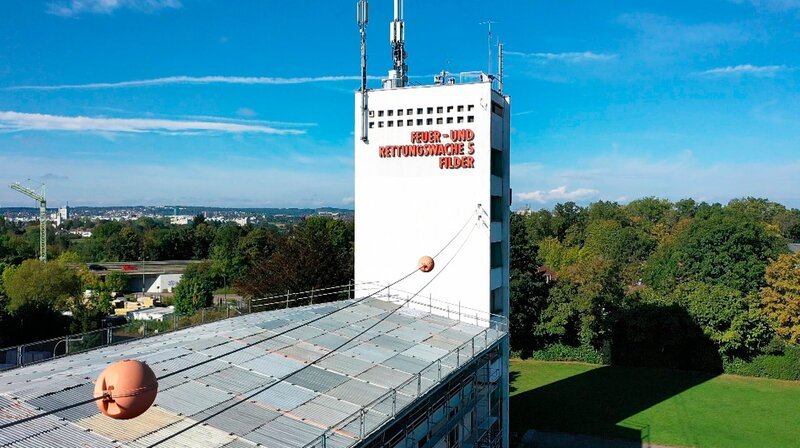Feuer- und Rettungswache 5, Stuttgart-Degerloch. – Bild: SWR /​ SWR Presse/​Bildkommunikation