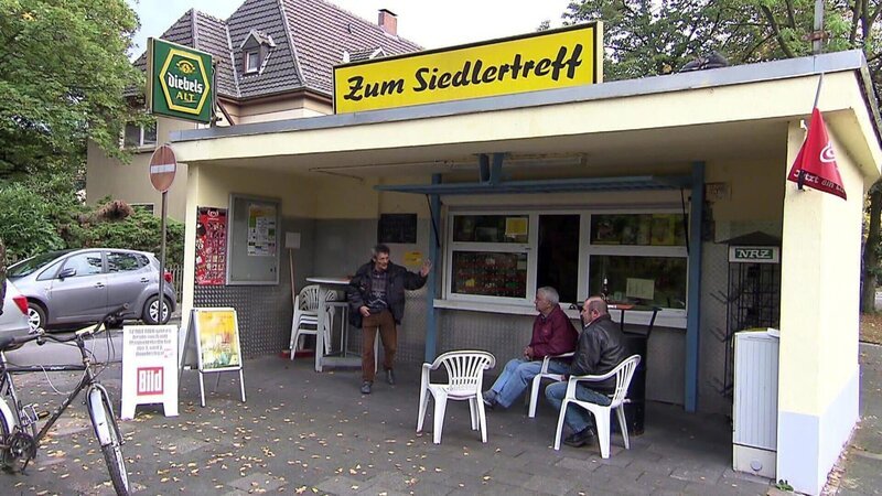 Einen Lebensmittelmarkt oder eine Kneipe gibt es in der Siedlung nicht mehr. Fast alles hat hier dichtgemacht – bis auf den Kiosk „Siedlertreff“. – Bild: RTL II