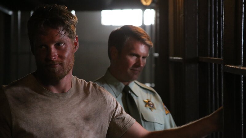 Felix Vail going to jail after his son Bill Vail goes to the cops. – Bild: Discovery Communications