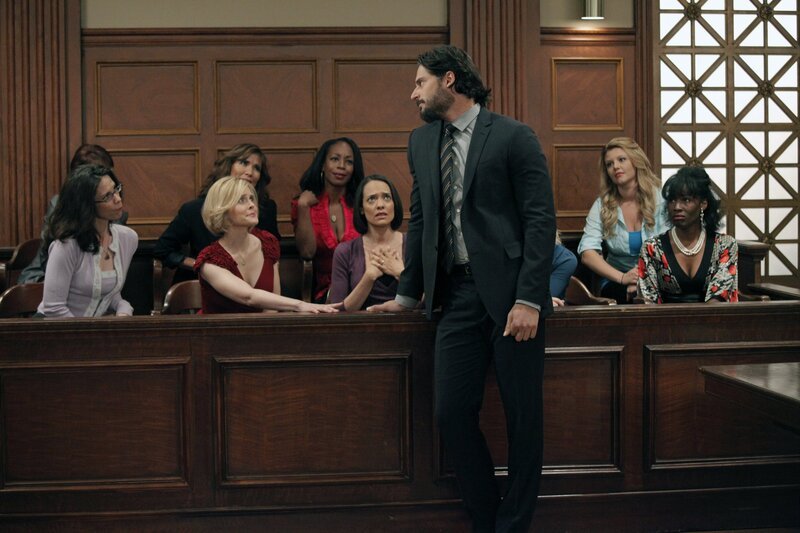 Kann bei den weiblichen Geschworenen punkten: Brad (Joe Manganiello, vorne) … – Bild: Twentieth Century Fox Film Corporation