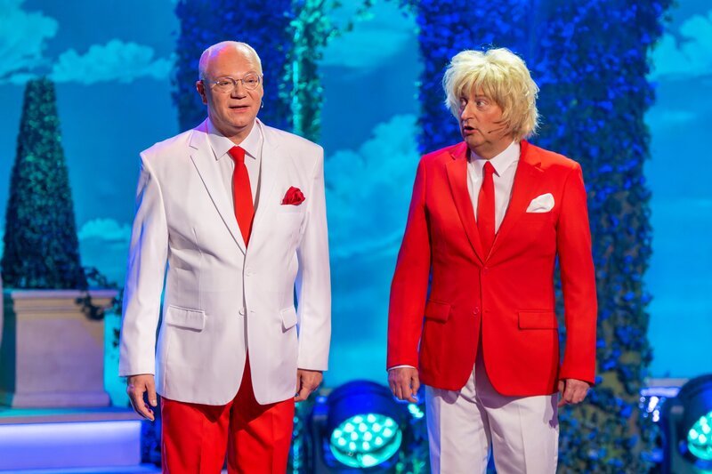Komödianten-Duo Volker Heißmann (rechts) und Martin Rassau. – Bild: BR/​Ralf Wilschewski