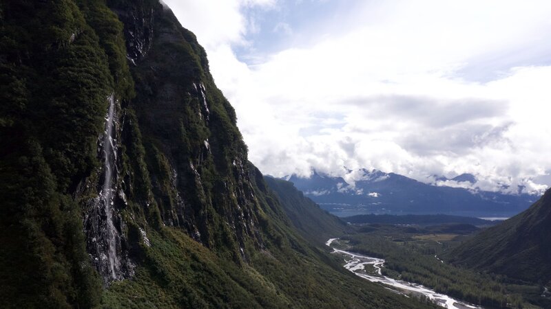 Drone shot of the creek going out into the Valdez Bay. – Bild: Discovery Communications LLC