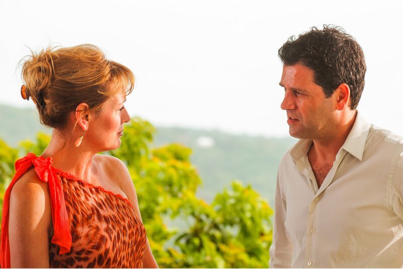 Laura Masters (Caroline Langrishe) und Daryl Dexter (Patrick Baladi). – Bild: Denis Guyenon /​ Red Planet Pictures /​ BBC