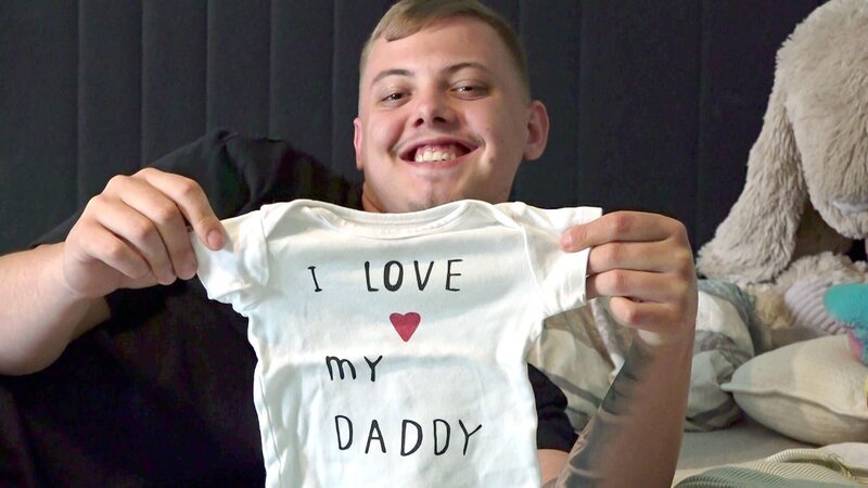 Schon bald werden Martin und seine Freundin Kim Eltern sein. – Bild: RTLZWEI