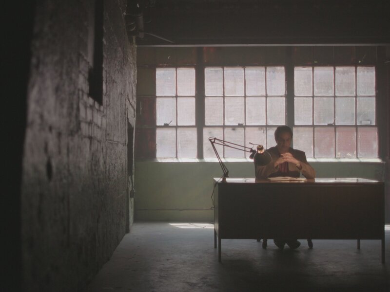 Howard Elkins sits at his desk. – Bild: Investigation Discovery /​ Discovery Communications