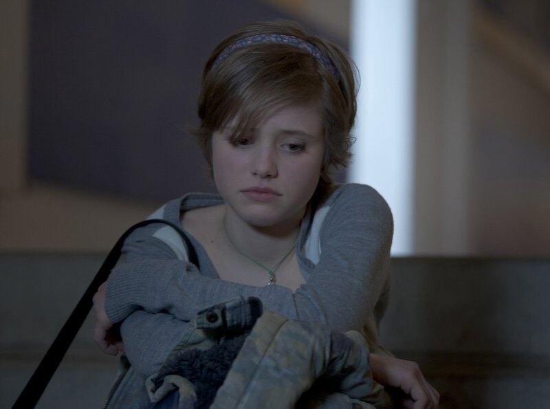 Sophie (Anica Röhlinger) ist sich nicht sicher, ob Justus auch in sie verliebt ist. – Bild: MDR/​Anke Neugebauer