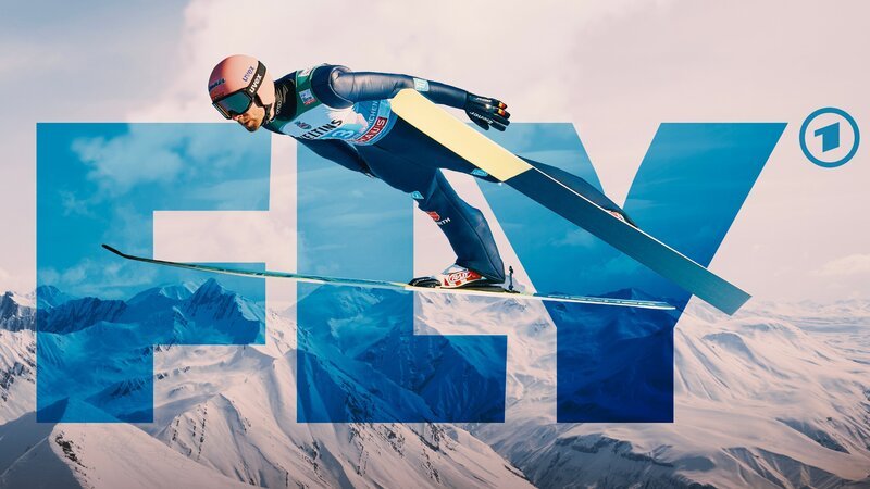 Fly – Skispringen hautnah: Die vierteilige Serie folgt den deutschen Skispringerinnen und Skispringern durch die vorolympische Saison und blickt hinter die Kulissen. – Bild: obs /​ SWR /​ ARD Mediathek