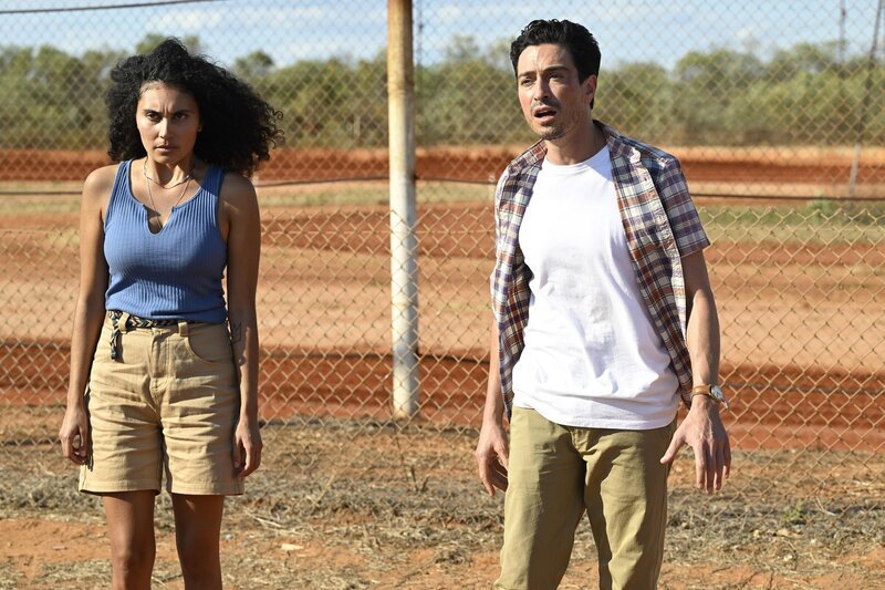 Cassie (Perry Mooney, l.); Andy Pruden (Ben Feldman, r.) – Bild: David Dare Parker