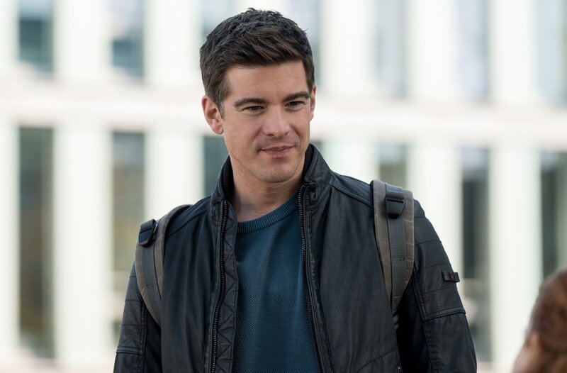 Als Ausbilder versucht Ben (Philipp Danne) alles richtig zu machen. – Bild: ARD/​Jens-Ulrich Koch