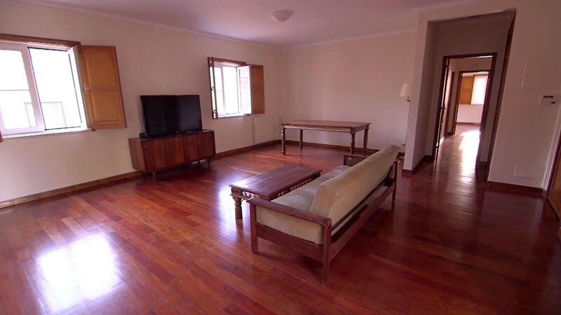 Cally und Ed haben früher als Schauspieler bei TV-Produktionen mitgewirkt, wollen jetzt aber die Westküste verlassen und nach Lissabon ziehen. – Bild: Tanja Bachetzky /​ HGTV