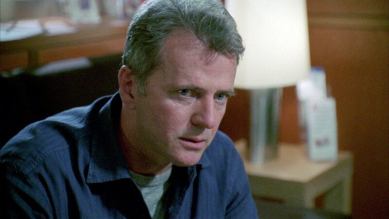 Bens (Aidan Quinn) Frau wird brutal überfallen. Zunächst gerät er unter Verdacht, dafür verantwortlich zu sein, da sein Alibi einige Lücken aufweist … – Bild: VOX