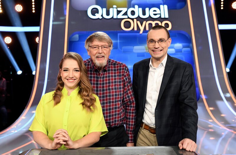 Das Quizduell-Olymp-Rateteam (v.l.n.r.): Marie-Louise Finck, Eckard Freise und Thorsten Zirkel. – Bild: ARD/​Uwe Ernst