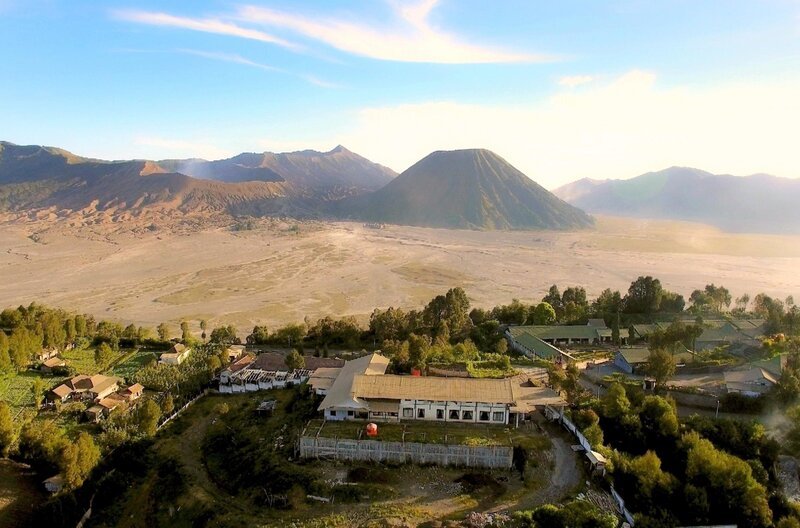 Der Vulkan Bromo in Indonesien wird von der Bevölkerung wie eine Gottheit verehrt. – Bild: PLURIMEDIA (Picasa)