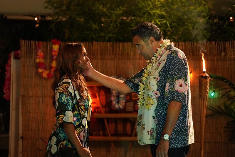 L-R: Poppy Banks (Kimrie Lewis) and Douglas Fogerty (Brad Garrett) – Bild: American Broadcasting Companies, Inc. /​ Richard Cartwright