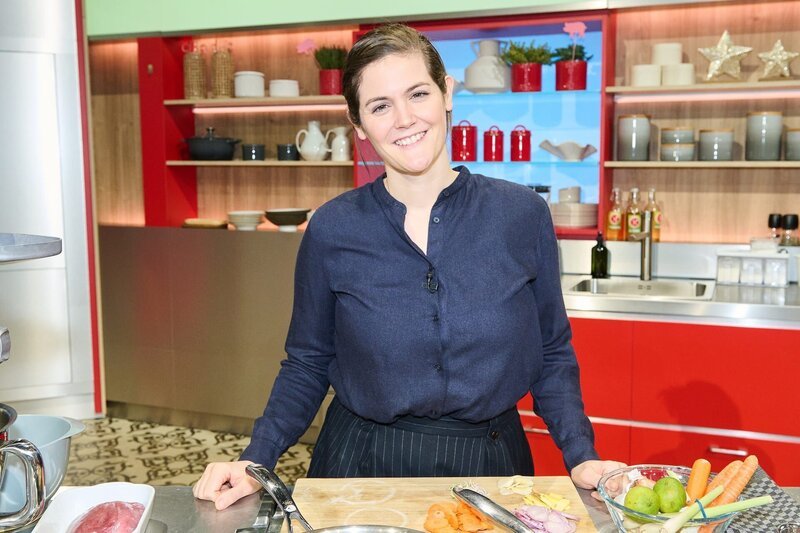 Köchin Viktoria Fuchs – Bild: ZDF und Gunnar Nicolaus