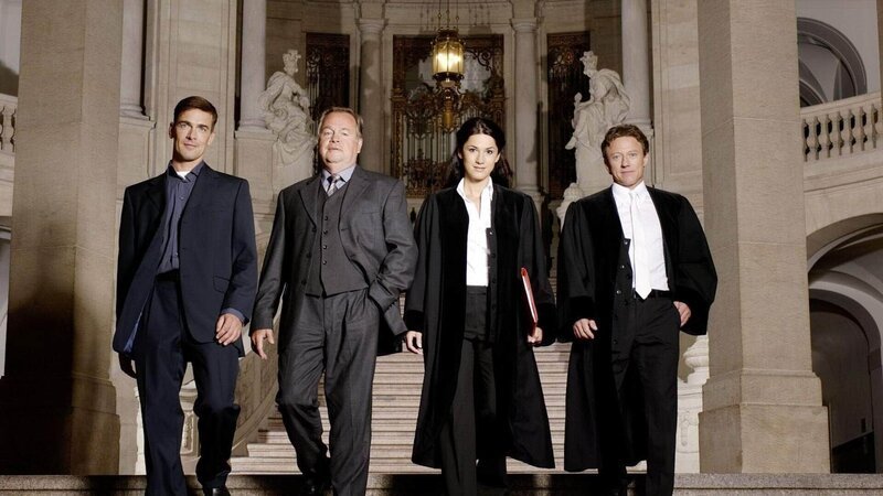 Ein erfolgreiches Team: Kriminalkommissar Bonhoff, Kriminalhauptkommissar Kehler, Staatsanwältin Sturm und Oberstaatsanwalt Kampen (Wolfgang Krewe, Wolfgang Bathke, Mariella Ahrens, Axel Pape, v.li.) – Bild: RTL /​ Stephan Pick