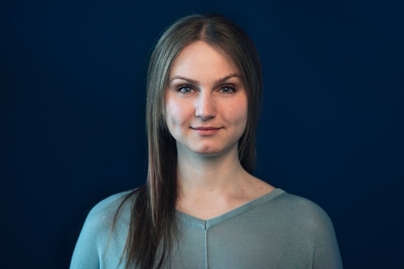 Moderatorin Caroline Hofmann. – Bild: BR/​Lisa Hinder/​Lisa Hinder