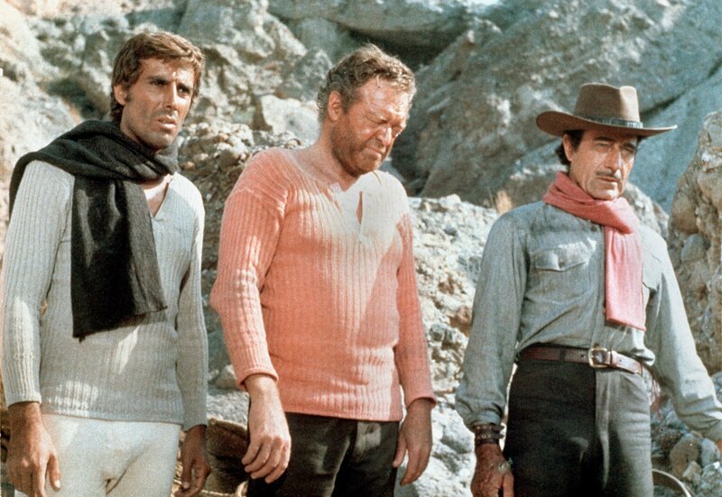 Die Goldsucher Sam Cooper (Van Heflin, Mitte) misstraut seinen beiden Gehilfen Manolo (George Hilton, li.), Mason (Gilbert Roland). Weiteres Bildmaterial finden Sie unter www.br-foto.de. – Bild: BR/​MDR/​Degeto