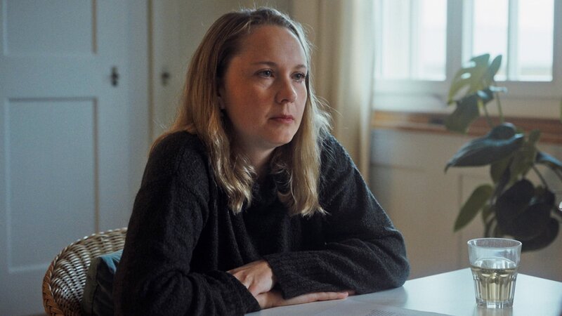 NZZ Format Gewalt in der Geburtshilfe – Wenn die Geburt zum Albtraum wird Michal, Protagonistin im Film – Bild: SRF/​NZZ Format