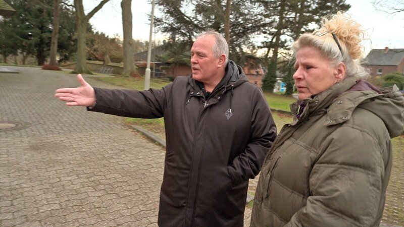 Silvias Lebensgefährte Harald kämpft an einer ganz anderen Front. Als selbsternannter Parkplatz-Sheriff hat er ein Auge darauf, wer wo parkt. Absolut keinen Spaß versteht er, wenn vor der Garagenzufahrt jemand das Auto abstellt. – Bild: RTLZWEI