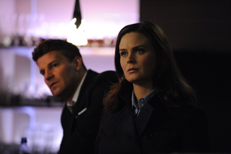 Seeley Booth (David Boreanaz, l.); Temperance Brennan (Emily Deschanel, r.) – Bild: ATV2