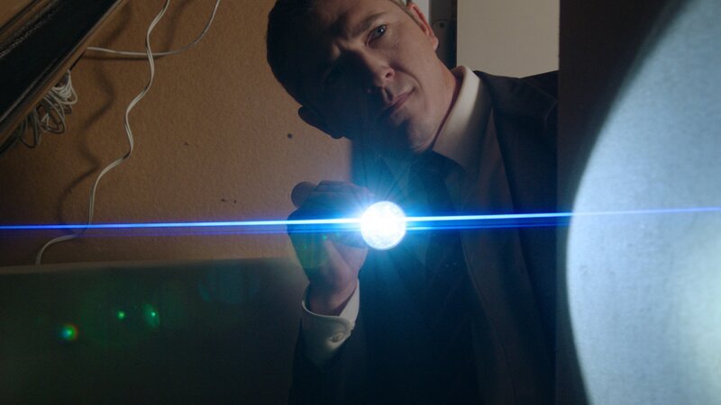 Detectives look through the Whitakers home to find any clues. – Bild: Discovery Communications