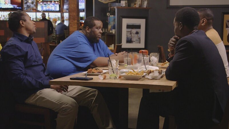 The family eats at a fast food restaurant. – Bild: TLC