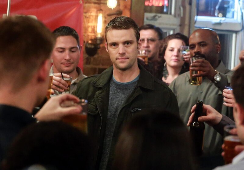 Matthew Casey (Jesse Spencer, M.) muss den Tod seiner Ex-Frau verkraften. – Bild: NBC UNIVERSAL MEDIA, LLC