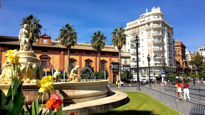 Weiße Dörfer, prächtige Paläste, weite Sandstrände und eine atemberaubende Bergkulisse. Eine Reise durch Spaniens sonnige Region – von Sevilla (Foto) über Granada bis nach Cádiz. – Bild: rbb/​Stephan Düfel /​ rbb Presse & Information