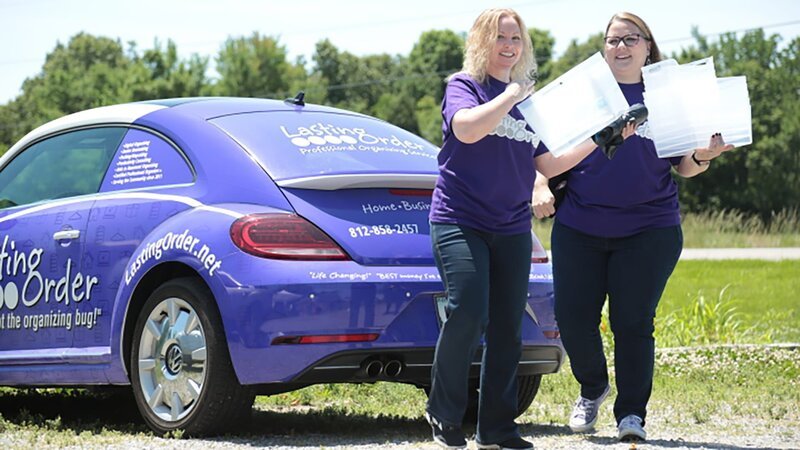 Amy and Michael hire professional home organizers to assist with cleaning up and rejuvenating their living space. – Bild: Discovery Communications, LLC