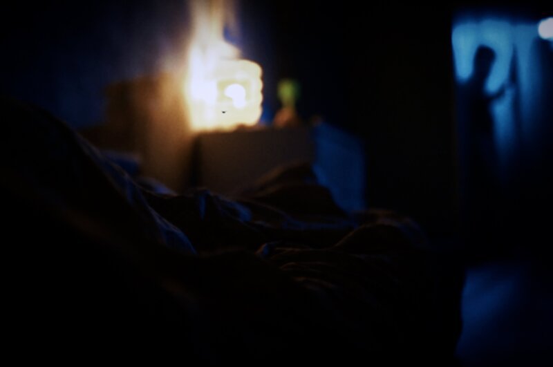 Kinder werden missbraucht. Vermittelt, gebilligt und finanziert vom Jugendamt. – Bild: Johannes Straub /​ ZDF