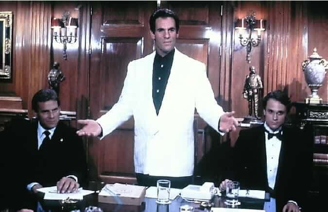 L-R: Franz Sanchez (Robert Davi, Mi.) und Truman-Lodge (Anthony Starke) – Bild: 3+