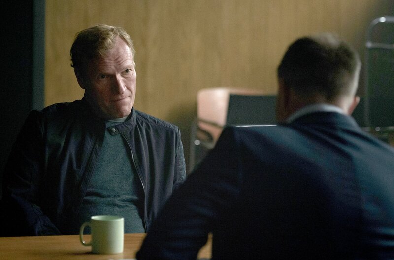 Der angesehene Kommissar William Wisting (Sven Nordin) gerät selbst in den Fokus von Ermittlungen. – Bild: ARD Degeto