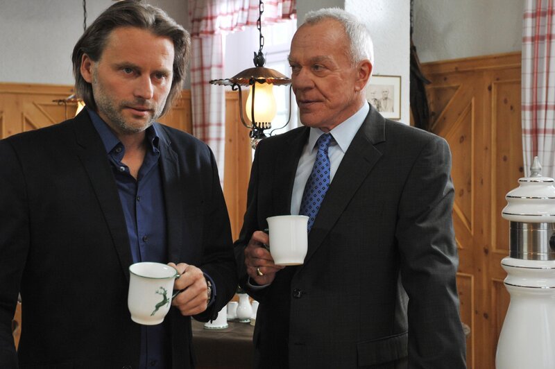 Michael (Erich Altenkopf, l.); Werner (Dirk Galuba, r.) – Bild: Ann Paur