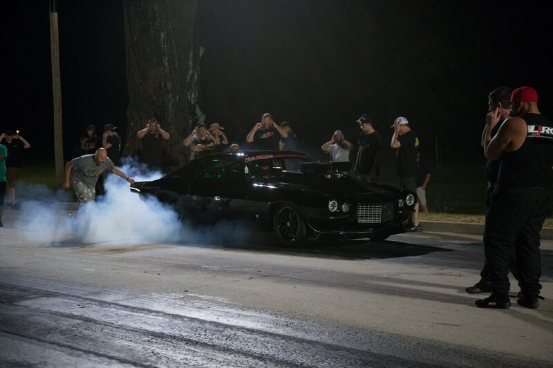 Monza performs a burnout before his race. – Bild: Discovery Communications