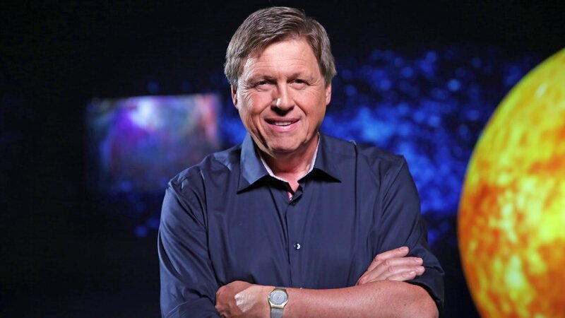 Weltraum-Experte Prof. Dr. Ulrich Walter erklärt, warum der Mond ein Comeback erlebt. – Bild: WeltN24 GmbH