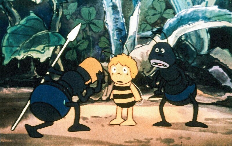 Hat Maja die kleine Ameise, die ausgerissen ist, versteckt? – Bild: ORF/​ZDF/​Apollo-Film