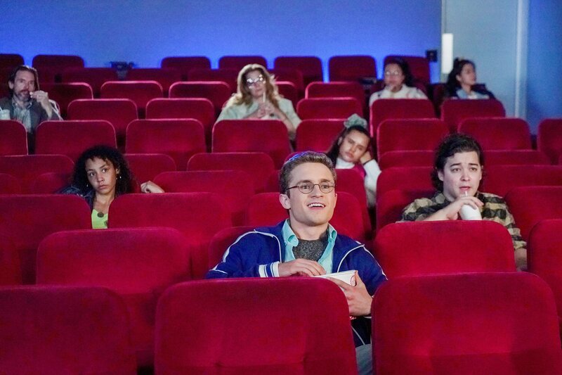 Vorne: Barry Goldberg (Troy Gentile) – Bild: ORF/​Sony Pictures/​ABC/​Richard Cartwright