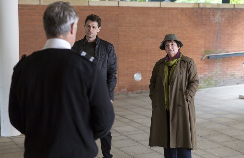Aiden Healy (Kenny Doughty, l.); Vera Stanhope (Brenda Blethyn, r.) – Bild: ITV Studios