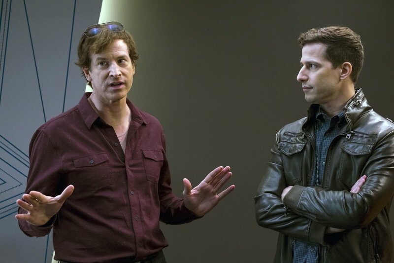 Landon Lawson (Rob Huebel, l.); Jake Peralta (Andy Samberg, r.) – Bild: 2018 UNIVERSAL TELEVISON LLC. All rights reserved. /​ John P. Fleenor Lizenzbild frei