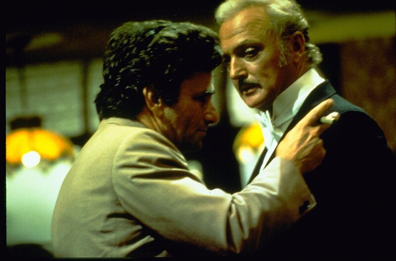 Columbo (Peter Falk, l.); der „Große Santini“ (Jack Cassidy, r.) – Bild: RTLup