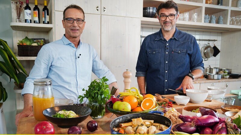 Dr. Matthias Riedl und Tarik Rose. – Bild: ZDF und NDR/​dmfilm/​Florian Kruck