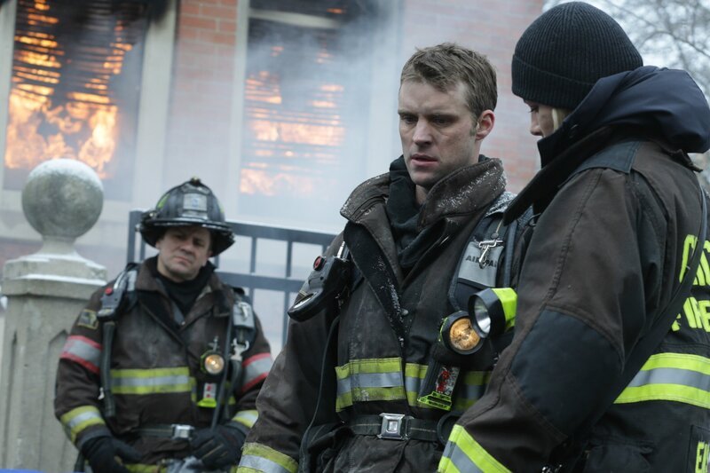 CHICAGO FIRE -- „When Things Got Rough“ Episode 217 -- Pictured: (l-r) Jesse Spencer als Matthew Casey, Lauren German als Leslie Shay – Bild: NBCUniversal Media, LLC