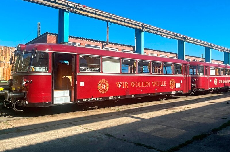 Der historische Schienenbus „ROTER FLITZER“ besteht aus bis zu fünf Wagen. – Bild: SWR