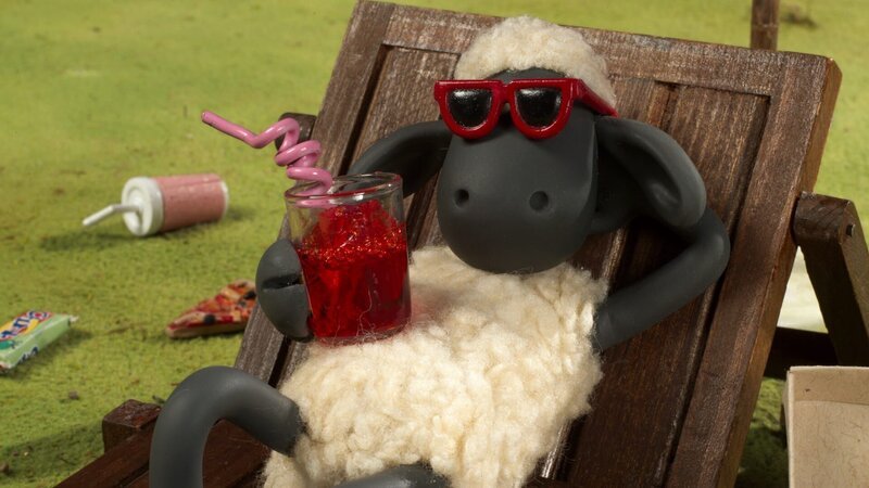 Shaun hat es sich gemütlich gemacht. – Bild: WDR/​BBC/​Animation Ltd.