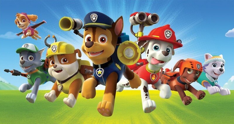Die Welpen (v.l. oben) Skye, Rocky, Rubble, Chase, Marshall, Zuma und Everest sind mit Herz und Cleverness stets dabei, wenn Rettungsmissionen von Nöten sind. Mit ihren unterschiedlichen Fähigkeiten können sie jedes Problem lösen. – Bild: Spin Master PAW Productio