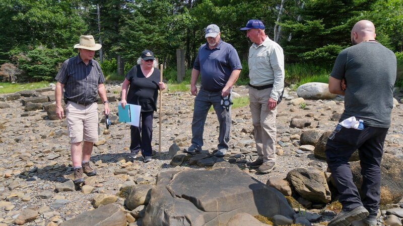 Doug Crowell (m.), Gary Drayton (2.v.r.), Jack Begley (r.) – Bild: Prometheus Entertainment